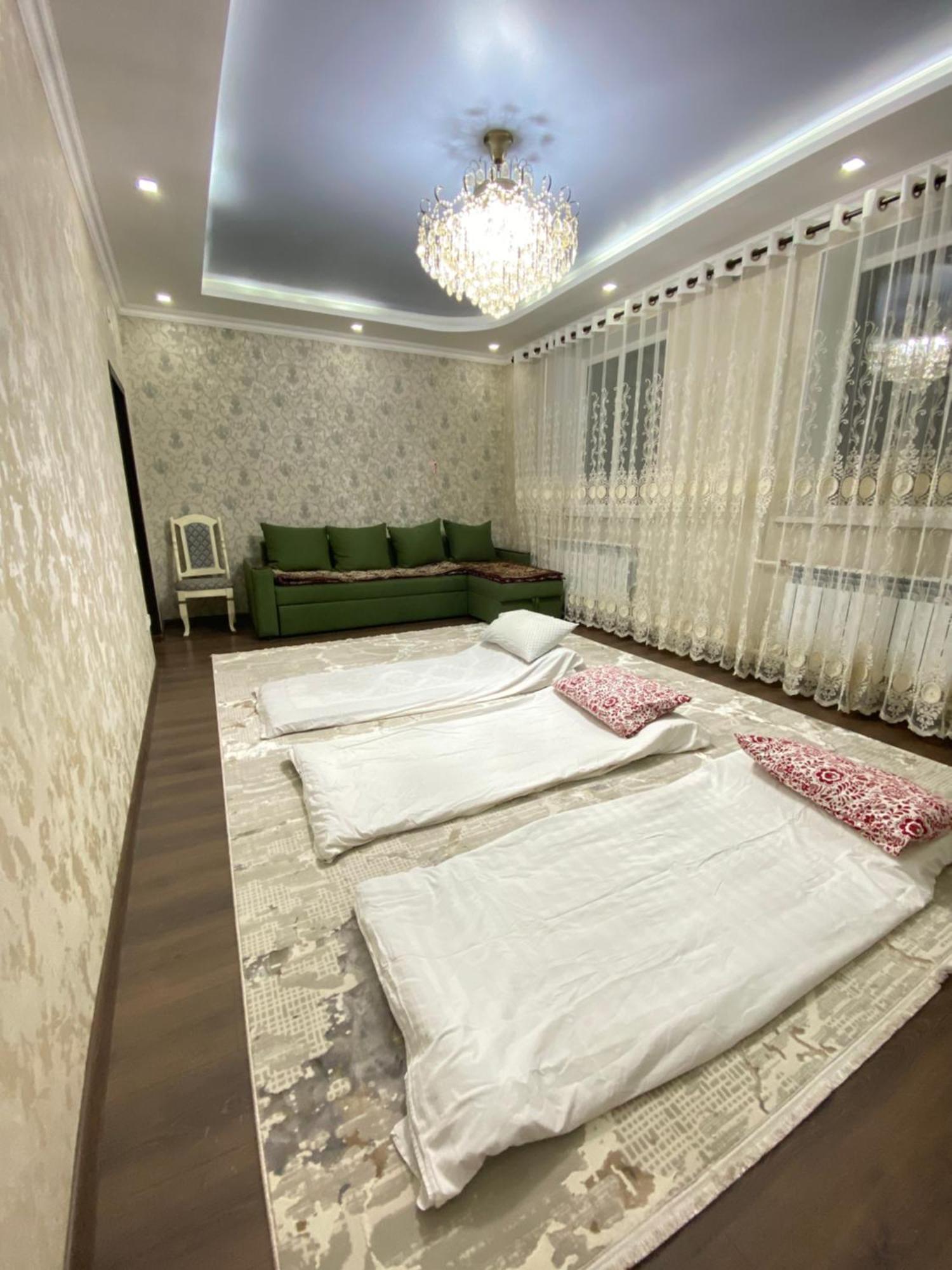 Guest House Glover Karakol Exterior photo