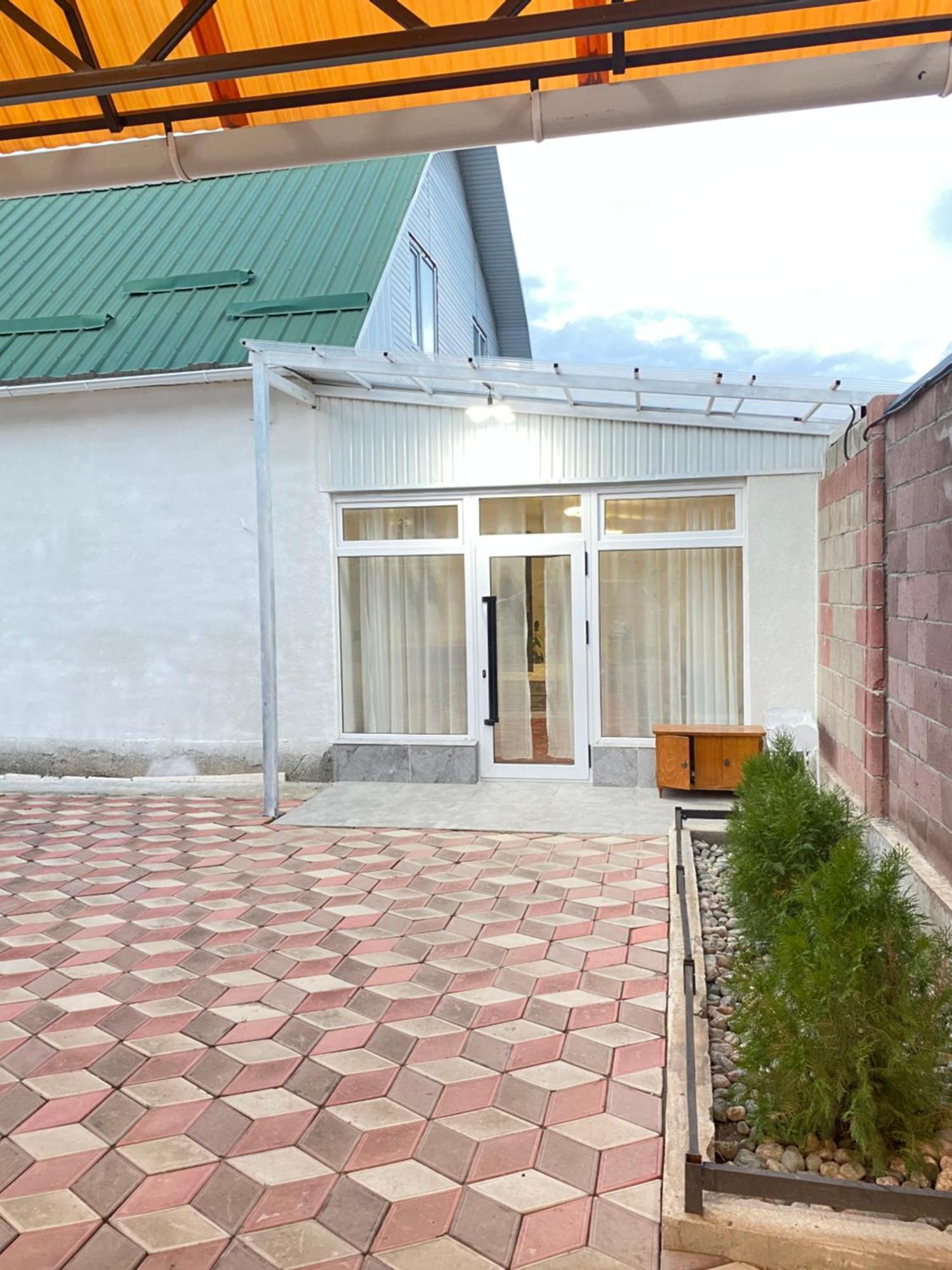 Guest House Glover Karakol Exterior photo