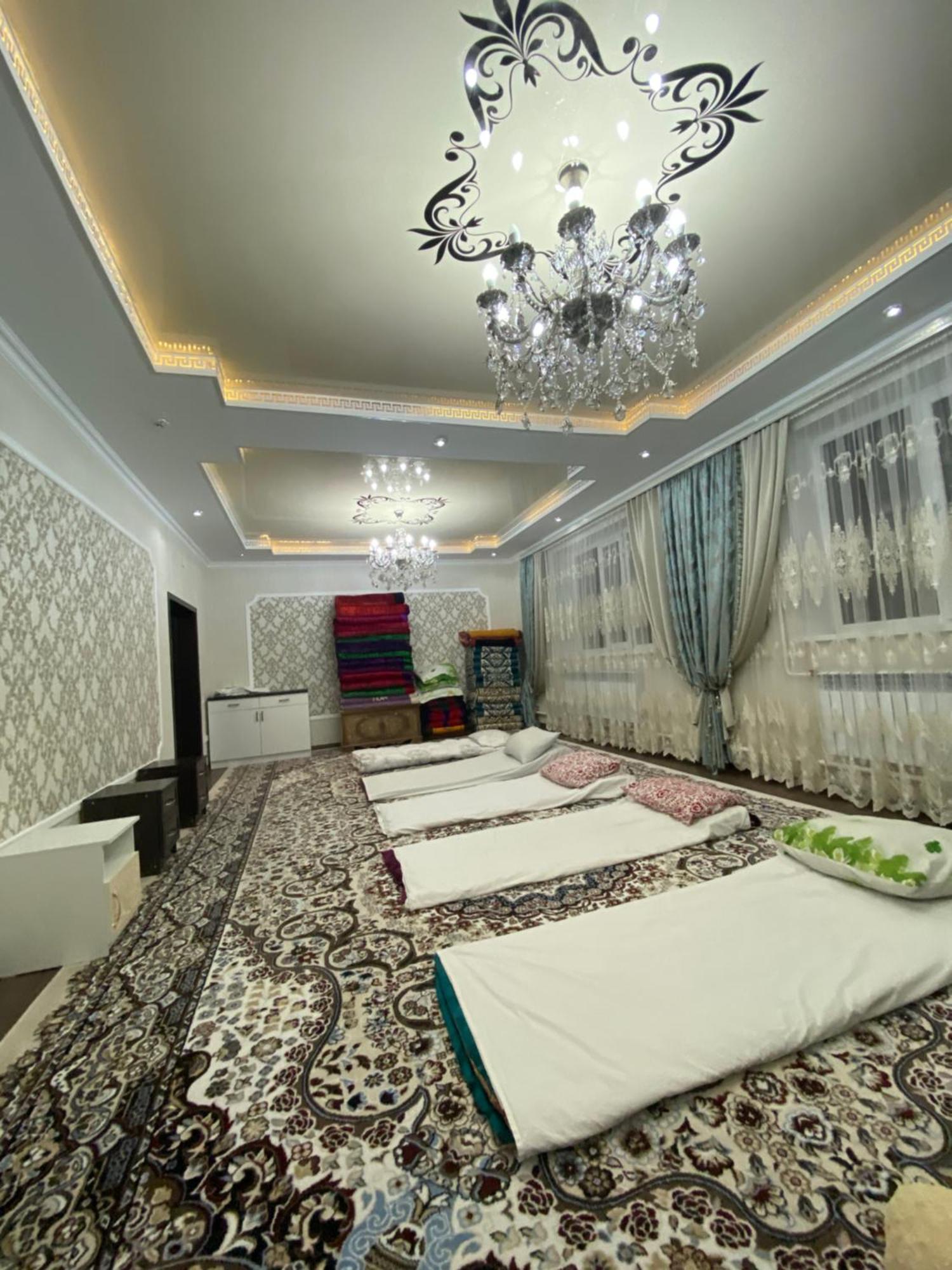 Guest House Glover Karakol Exterior photo