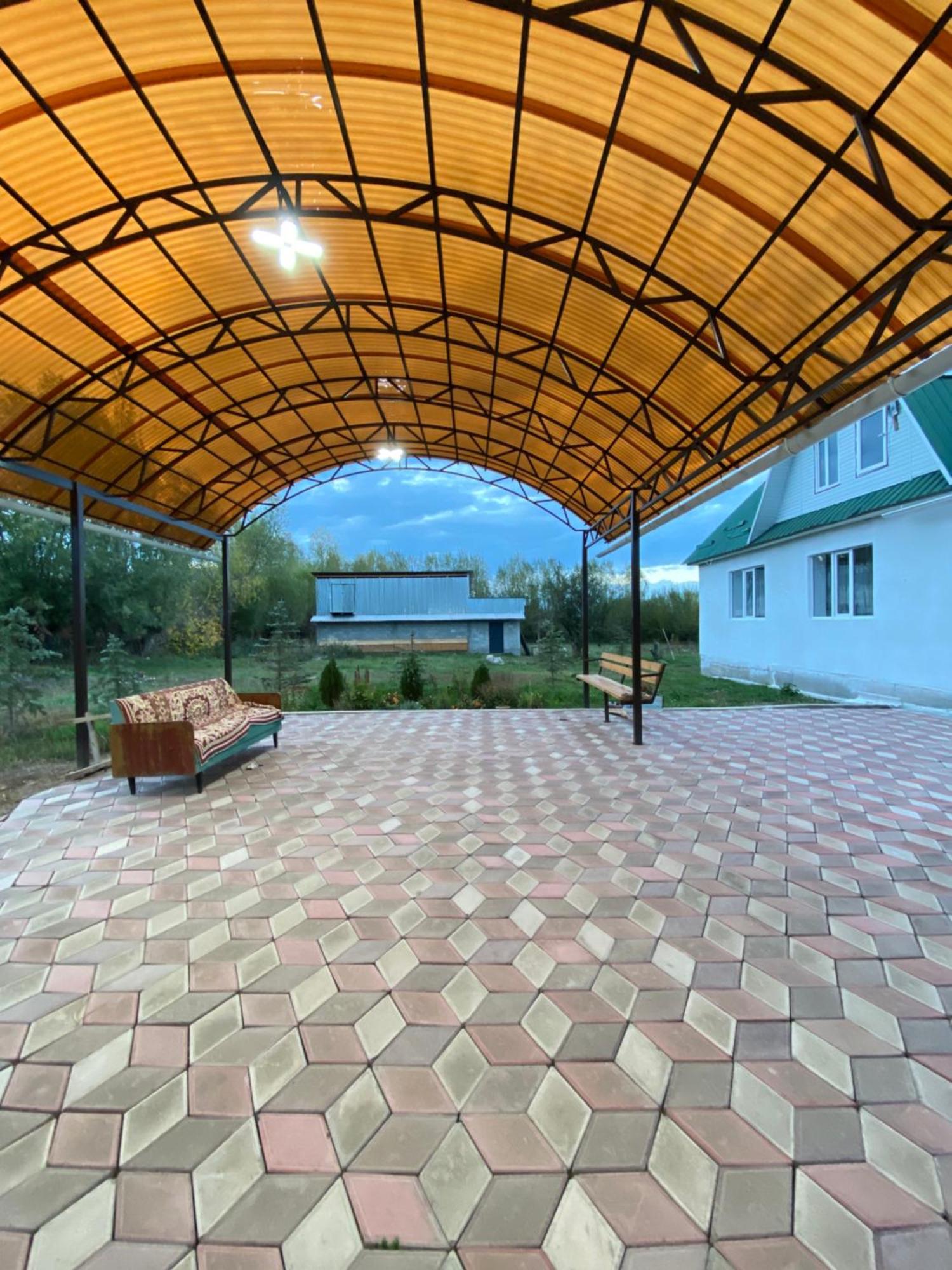 Guest House Glover Karakol Exterior photo
